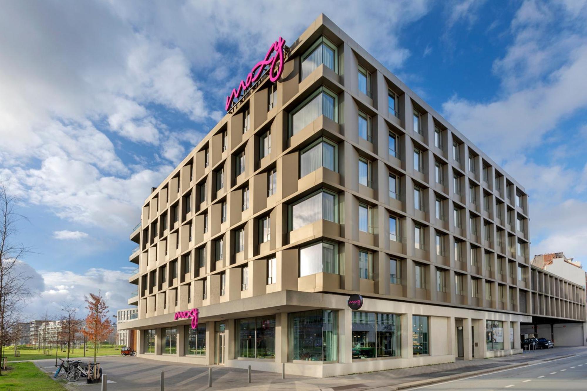 Отель Moxy Антверпен Экстерьер фото