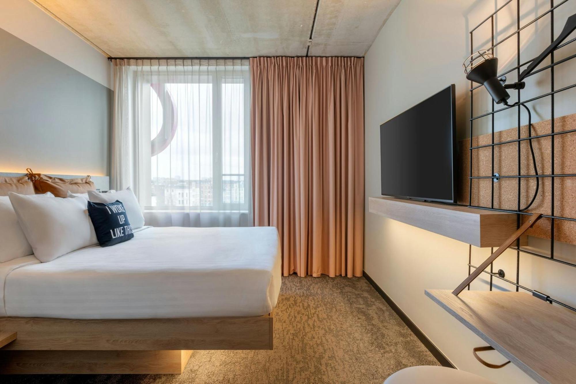 Отель Moxy Антверпен Экстерьер фото