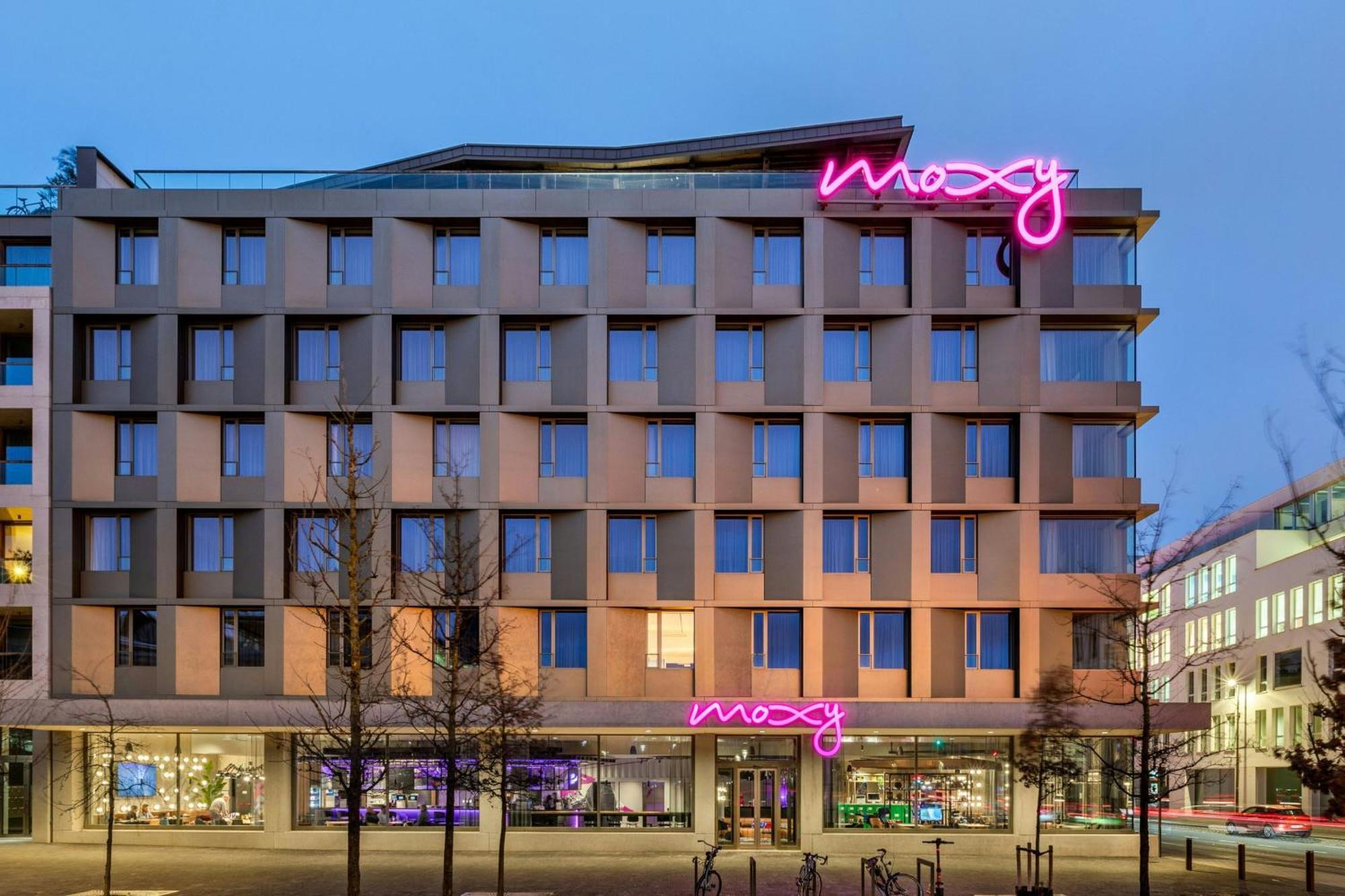 Отель Moxy Антверпен Экстерьер фото